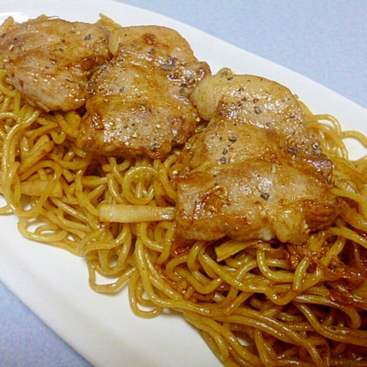 おつまみに！豚のロース肉のせスタミナ焼きそば